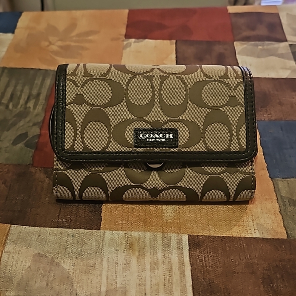 Coach brown signature crossbody